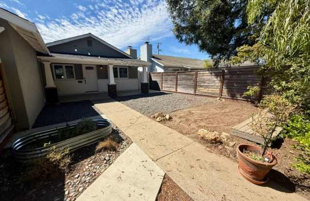 Spacious single-family home in the Belmont Area. Available Now! Gallery 3