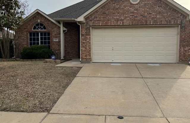 207 Glenwood Drive - 207 Glenwood Drive, Mansfield, TX 76063