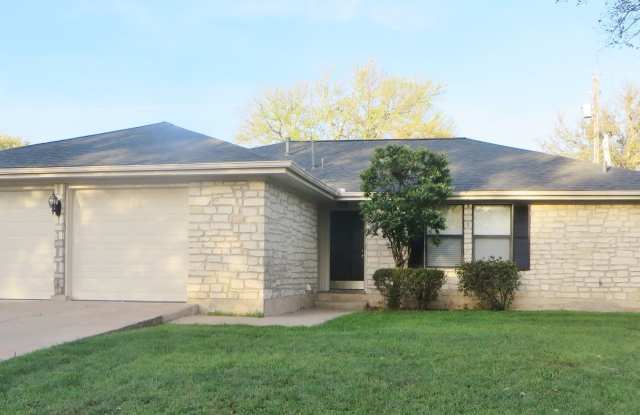 3 Bedroom 2 Bathroom Georgetown Home - 203 Rockmoor Drive, Georgetown, TX 78628