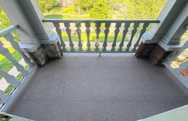 Benton Blvd 2-Bed Gallery 4