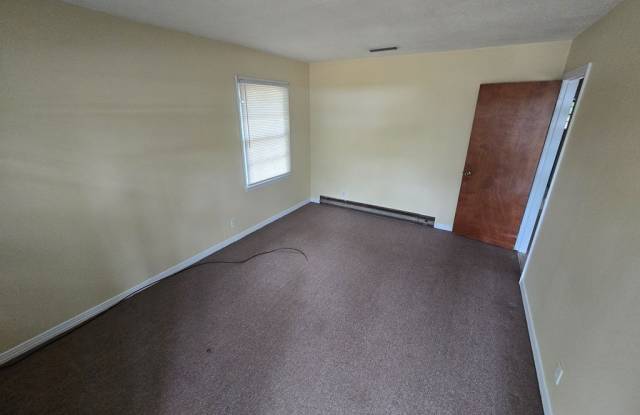 806 S Ussery Gallery 2
