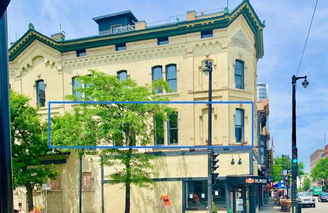 Downtown Live Work Space Opportunity | 2000 Sq./Ft. Upper Floor Unit Gallery 4