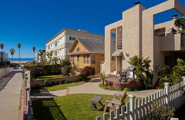 31 THORNTON Avenue - 31 E Thornton Ave, Los Angeles, CA 90291