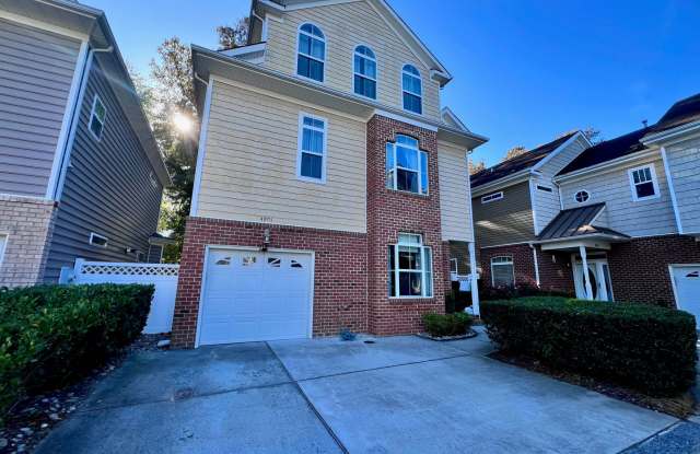 Spacious 3-Level Home in Gated Community | 3 Primary Suites | Fenced Yard | Prime Virginia Beach Location Gallery 1