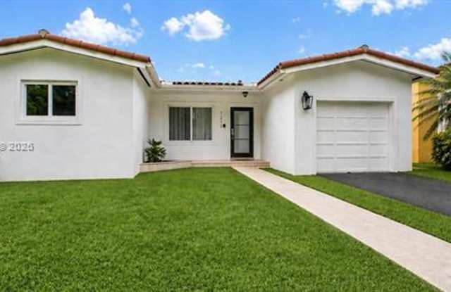 1212 Aguila Ave CORAL GABLES, FL 33134 photos photos