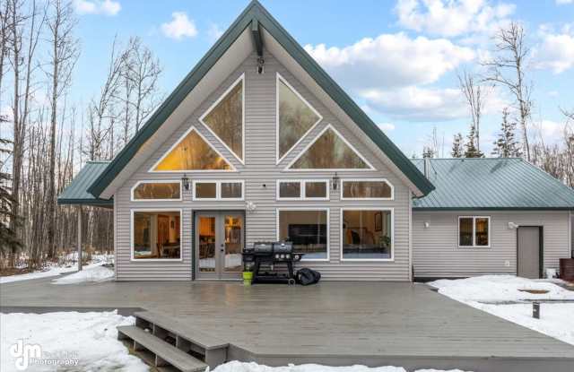 Well-Maintained, Chalet Style Home photos photos