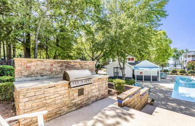 Sailpointe at Lake Norman Apartment Homes Gallery 3