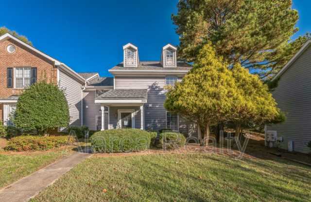 2846 Iron Gate Ln - 2846 Iron Gate Lane, Charlotte, NC 28212