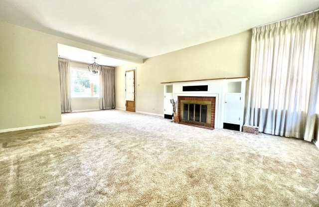 4633 Oakwood Avenue Gallery 2