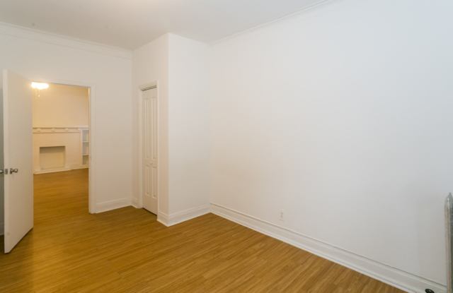 5411-5421 S. Ellis Avenue Gallery 4