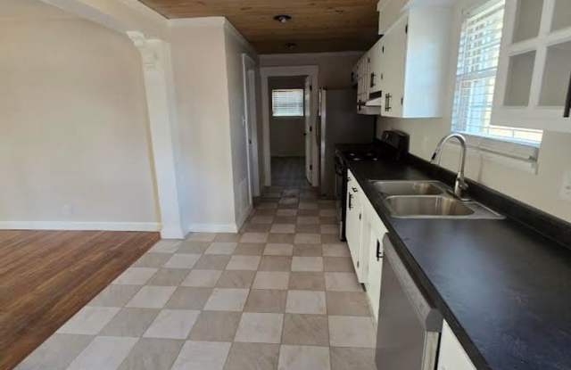 Spacious Two Bedroom Home Located IN Speedway, IN! Gallery 4