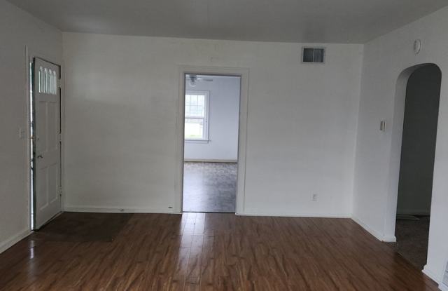 3-bedroom 1 bath House Gallery 4