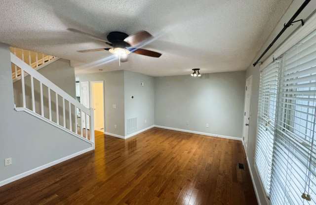 Spacious 3-Level Townhouse in Harrisonburg Gallery 4