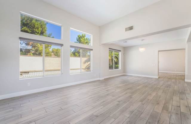 Spacious Green Valley Ranch Home with Private Pool & Balcony! Gallery 4