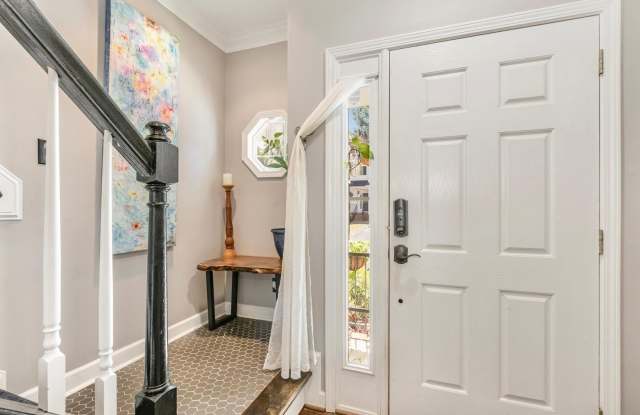 4610 Asterwood Drive Gallery 3