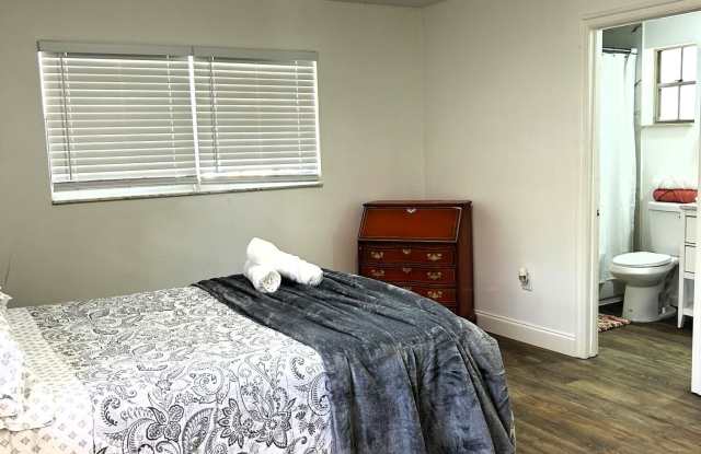 1427 Riverside Circle Gallery 4