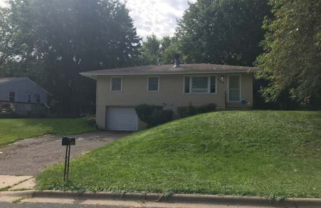6449 Rath drive - 6449 Rath Drive, Woodbury, MN 55125