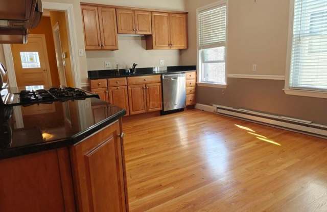 33 Hawthorne St. photos photos