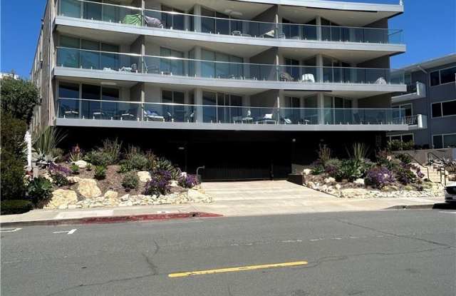 530 Cliff Drive Gallery 3