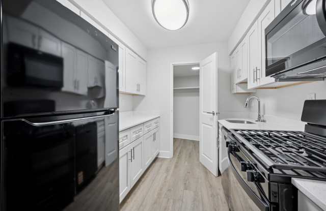 7400 Roosevelt Gallery 4