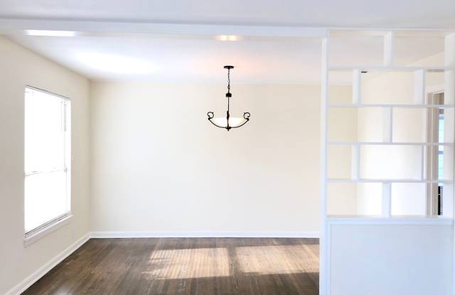 210 Laddie Place Gallery 3