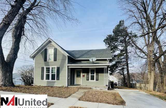 Three bedroom, one bathroom home for rent photos photos