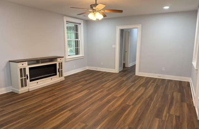 1211 Glenwood Drive Gallery 3