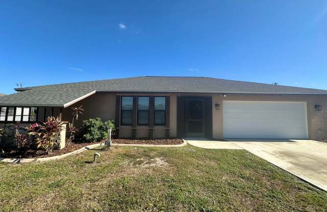 Fenced 3/2 with Screened Lanai in NE Cape Coral photos photos