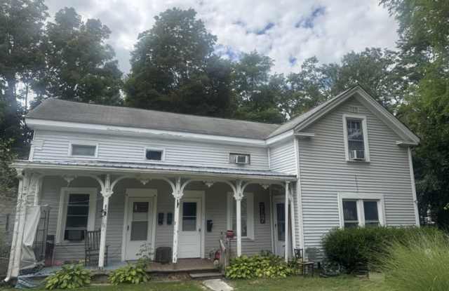 8 3rd Street - 4 photos photos