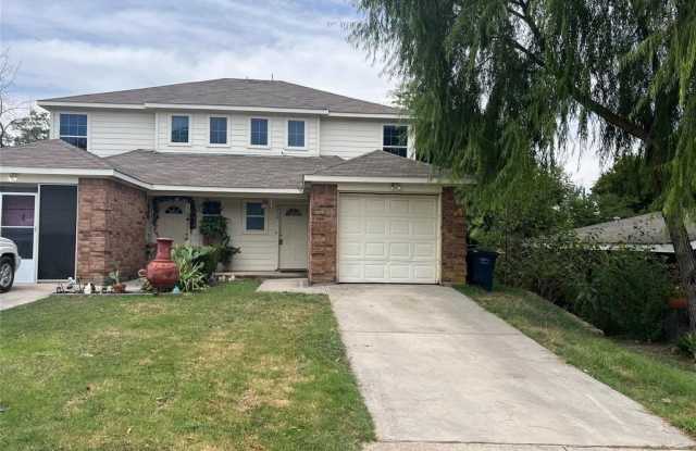 8008 Arbor Avenue - 8008 Arbor Avenue, Fort Worth, TX 76116