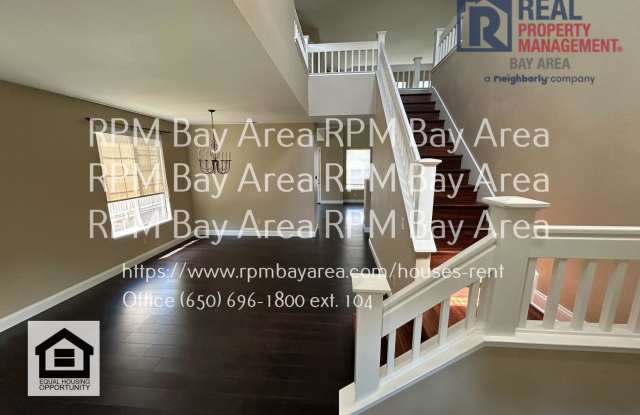 Your Private Oasis on Redwood Shores Lagoon – 4BR/3BA Dream Home Gallery 3