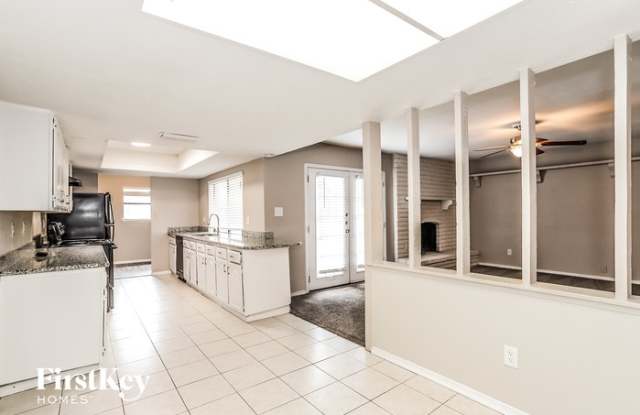 16939 Macleish Drive Gallery 4