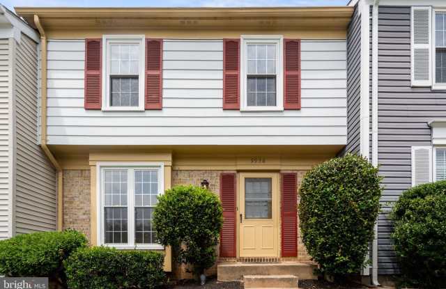 9938 WOOD WREN COURT - 9938 Wood Wren Court, Kings Park West, VA 22032