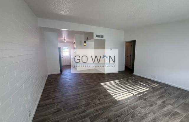925 West Cheryl Drive Gallery 1