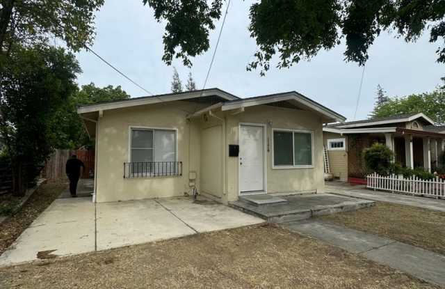 TAKE A LOOK AT THIS LOVELY HOME! photos photos