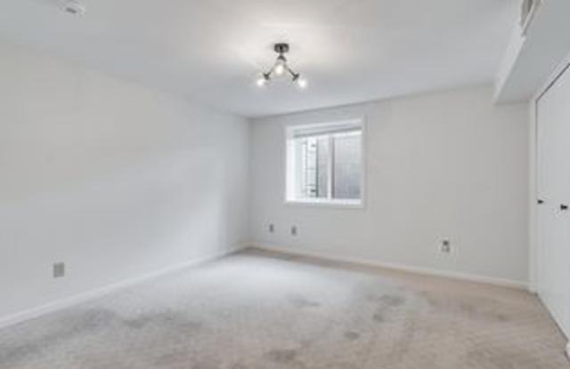 4956 Thomas Avenue South Gallery 4