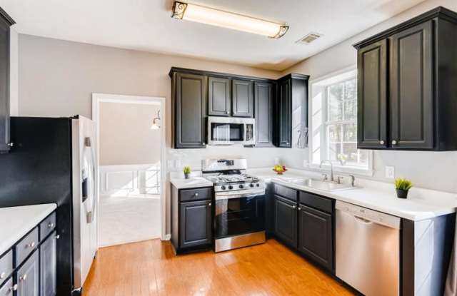 2175 Westwind Drive Gallery 4