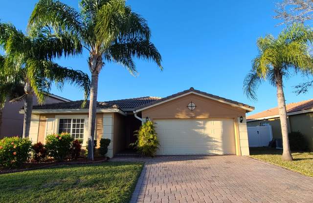 2090 Newport Isles Boulevard Gallery 1