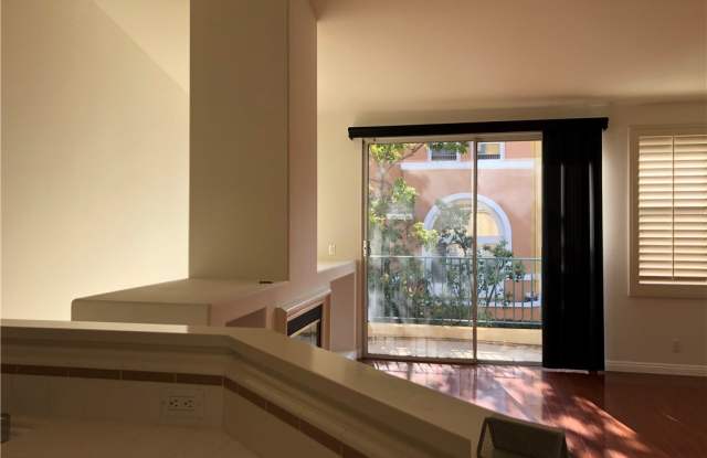 1303 Reggio Aisle Gallery 2