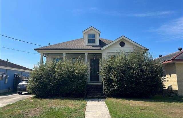 5530 CAMERON Boulevard photos photos