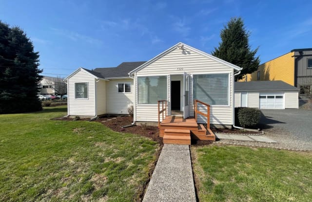 7320 NE Hazel Dell Ave - 7320 Northeast Hazel Dell Avenue, Hazel Dell, WA 98665