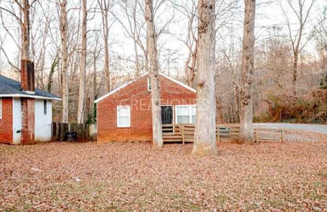 2302 Redbud Lane Gallery 3
