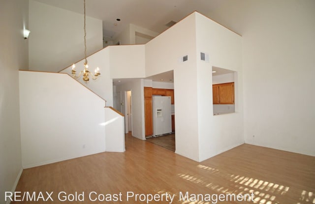 1166 Oyster Pl Gallery 2