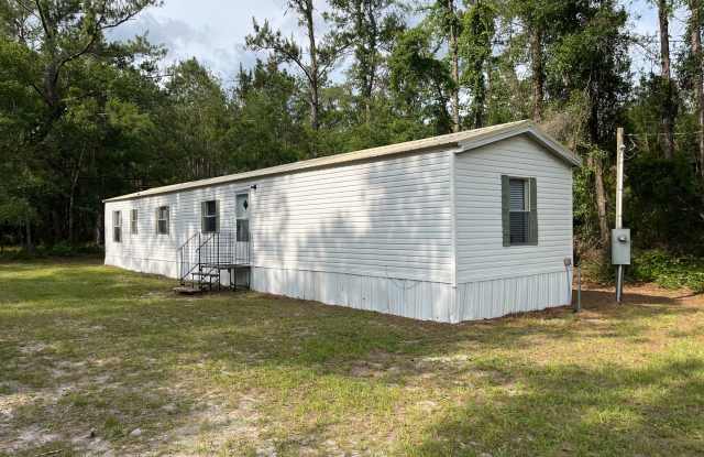 3 Bedroom, 2 bathroom Mobile Home in Suwannee County - 17752 14th Trace, Suwannee County, FL 32060