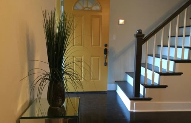 1031 Thompson Avenue - 1031 Thompson Avenue, Glendale, CA 91201