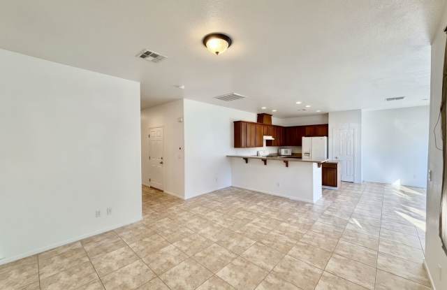 Wonderful house with 4 beds 2.5 baths Gallery 4