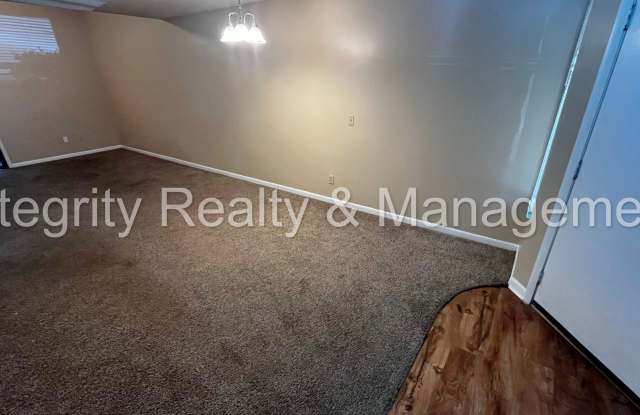 2/2 Town Home in Whispering Pines Gallery 4