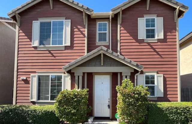 4 Bedroom NW Fresno Home for Lease - 4361 West Artemisa Drive, Fresno, CA 93722
