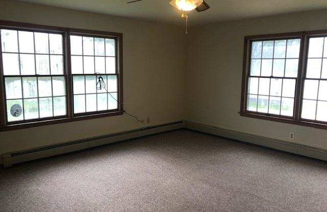 105 Catawba Ave Gallery 4