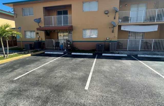 2985 W 80th St - 2985 West 80th Street, Hialeah, FL 33018